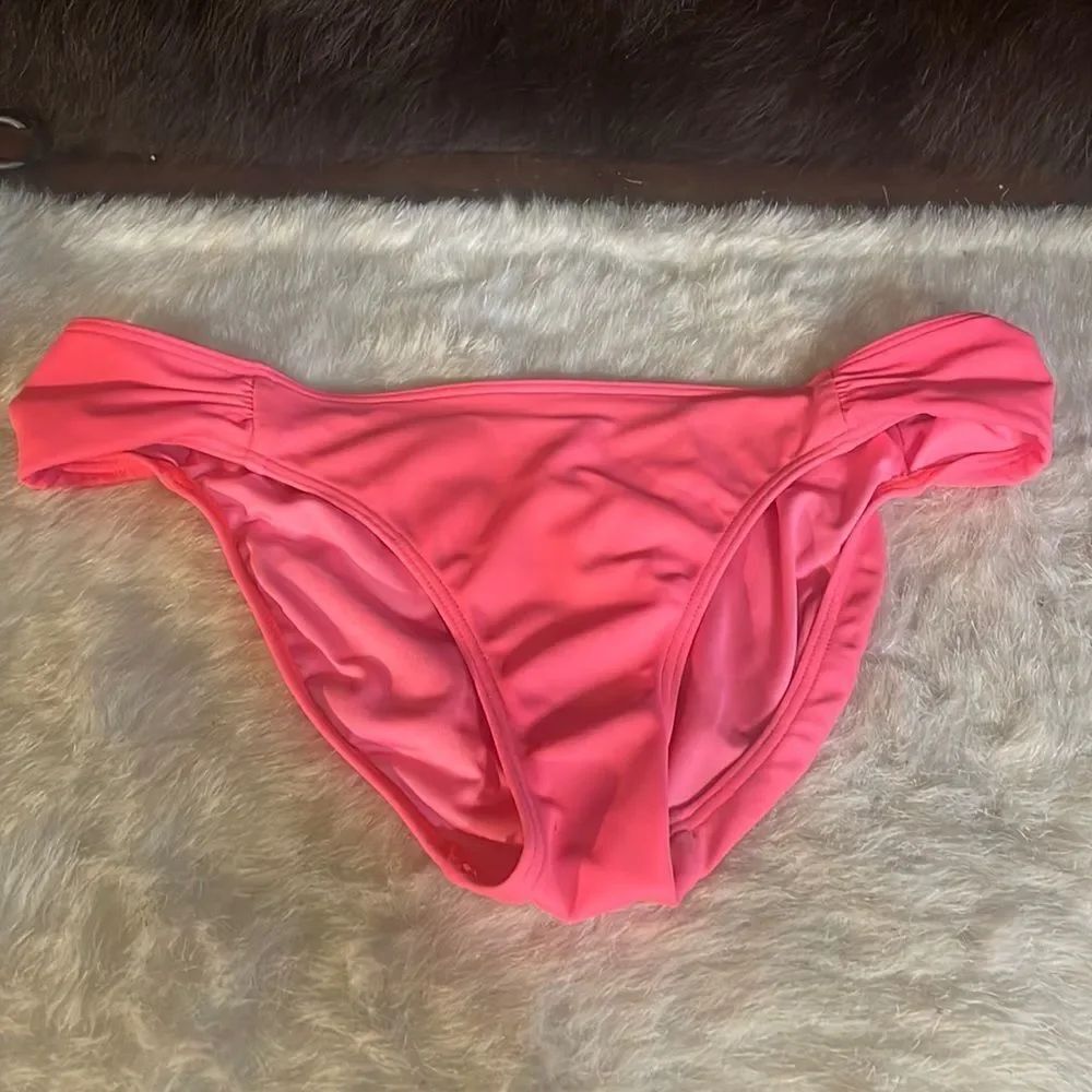 Victoria’s Secret pink bikini bottom S (1760)